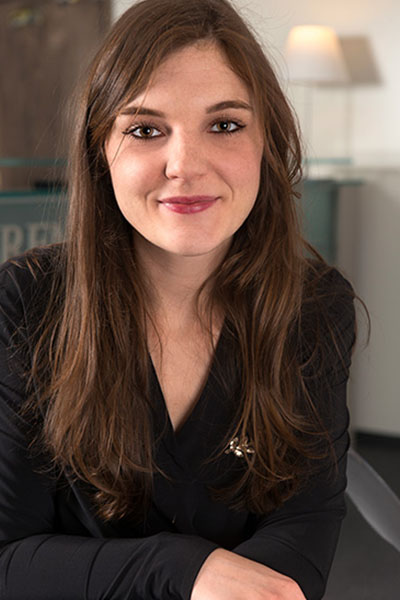 Equipe Melina Mathon Bremens Associes Notaires Femme Collaborateur Immobilier Des Particuliers